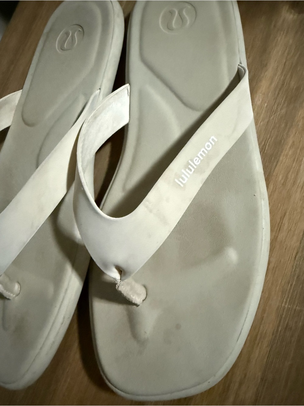 lululemon athletica Light Ivory Rest-feel Women’s Cushioned Flip Flop Sandals 9 - Picture 5 of 7